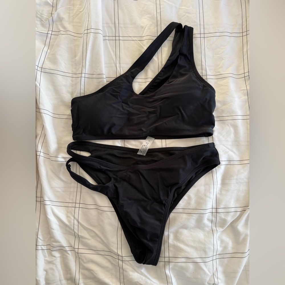 Black One-Shoulder Bikini Set